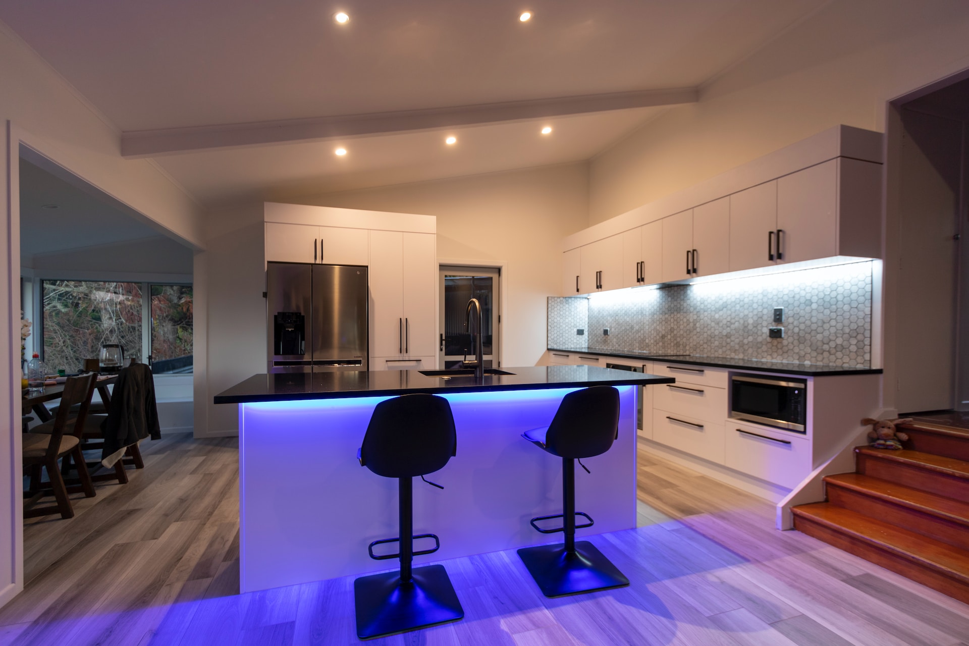 The Benefits of LED Lighting Over Traditional Bulbs