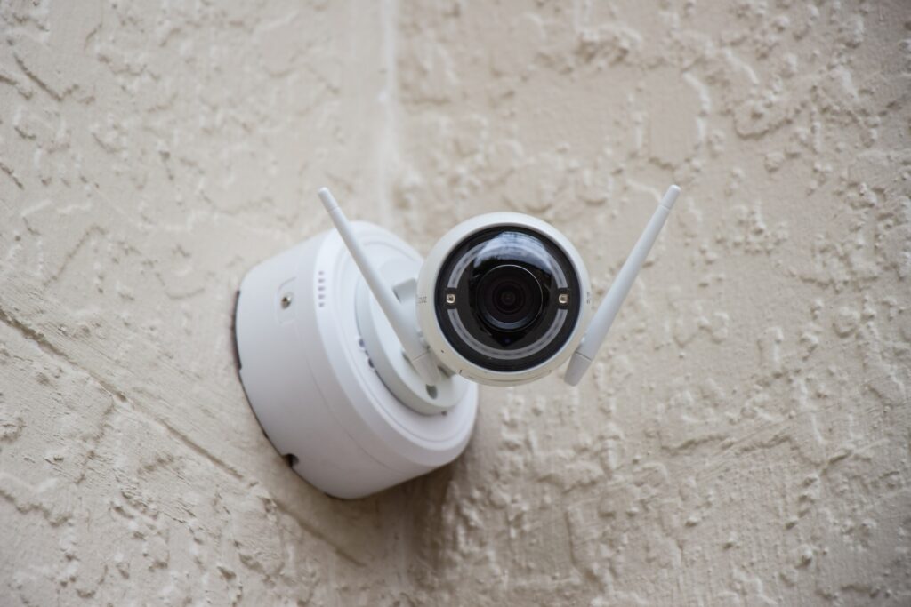 What are the Disadvantages of Using a Wireless Security Camera?